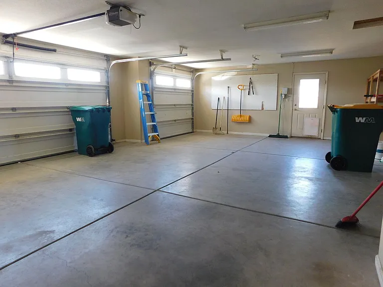 502 Garnet Dr — Photo 17