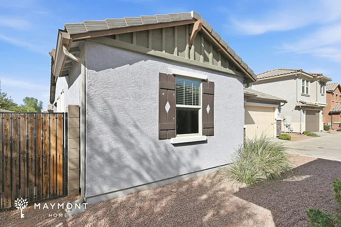 3 bed, 2.0 bath, 1712 sqft, $2,245 — Photo 3