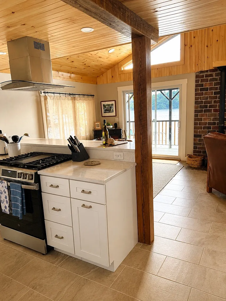 3 bed, 1.5 bath, 1000 sqft, $2,250 — Photo 3
