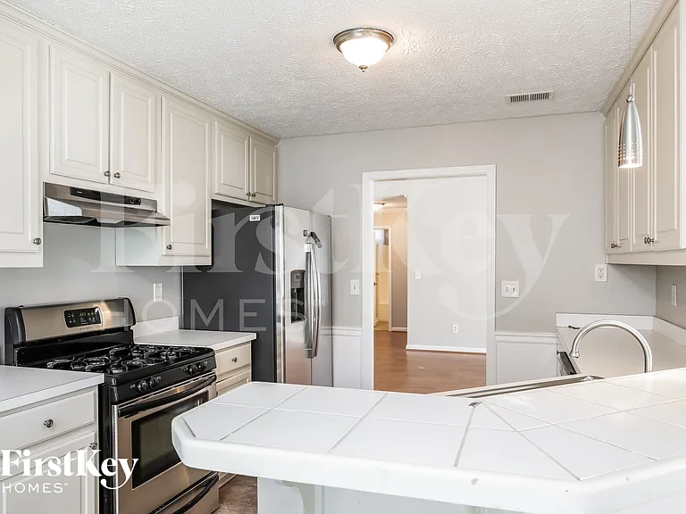 120 Grayview Ct — Photo 9