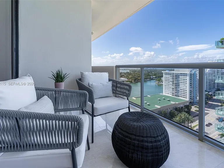 5757 Collins Ave #2207 — Photo 6