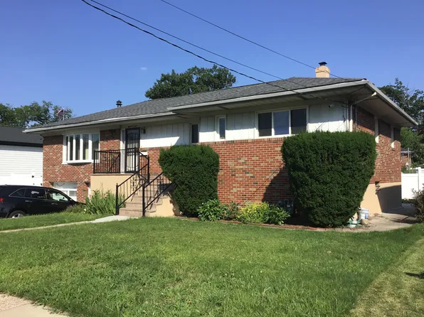 1104 Glen Rd, Fort Lee, NJ 07024