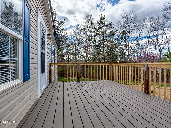 4th image of 7434 Dunlap Ln