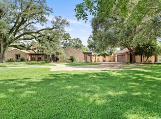 8220 Evangeline Ln, Beaumont, TX 77706