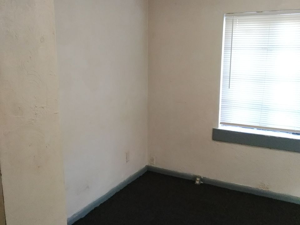 1st image of 2415 Weaver St #2415