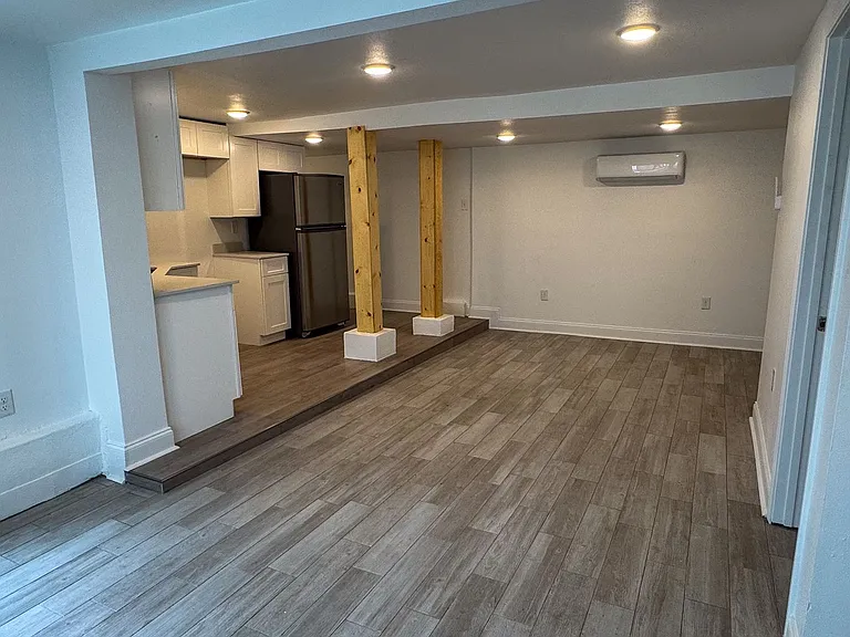 Freshly Renovated 2bd/1ba with New Appliances Near Campus — Photo 13