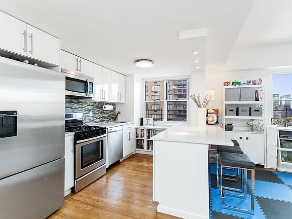 3rd image of 165 E 32nd St APT 15E