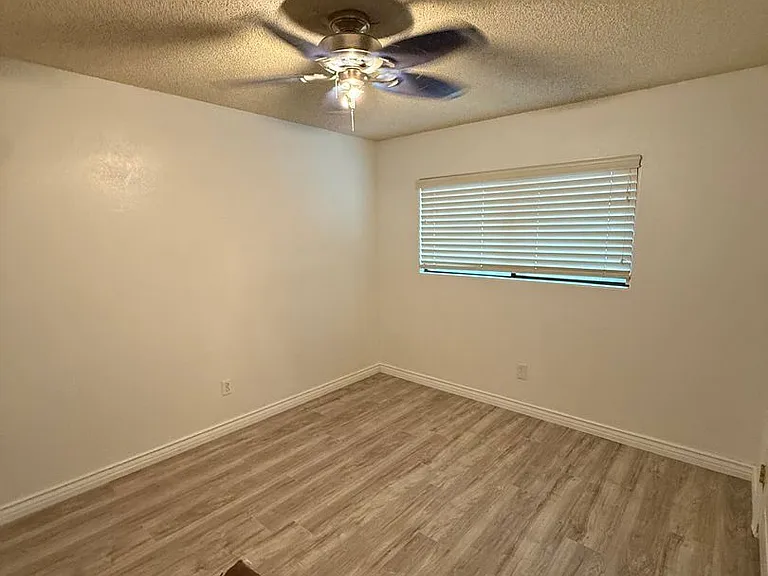 3800 Casey Ct — Photo 32