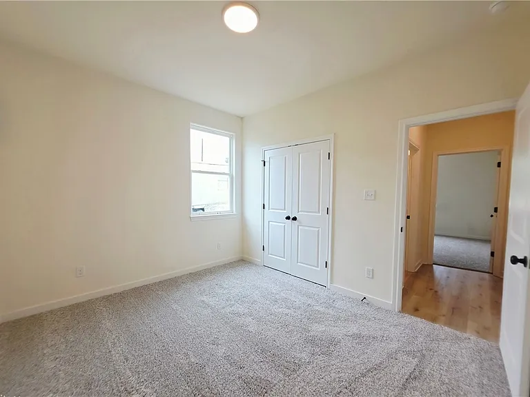 142 E Martin Luther King Dr — Photo 14