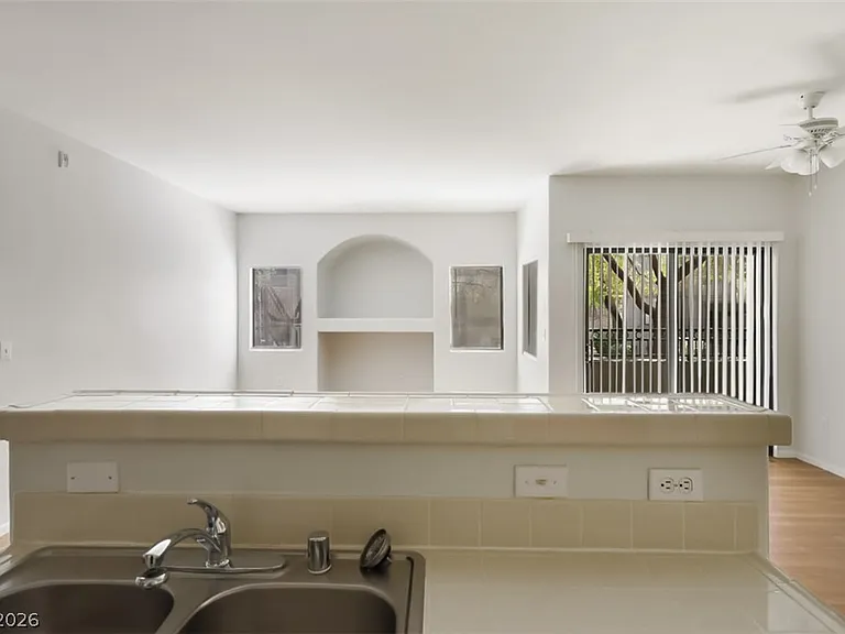 8250 N Grand Canyon Dr #1137 — Photo 12