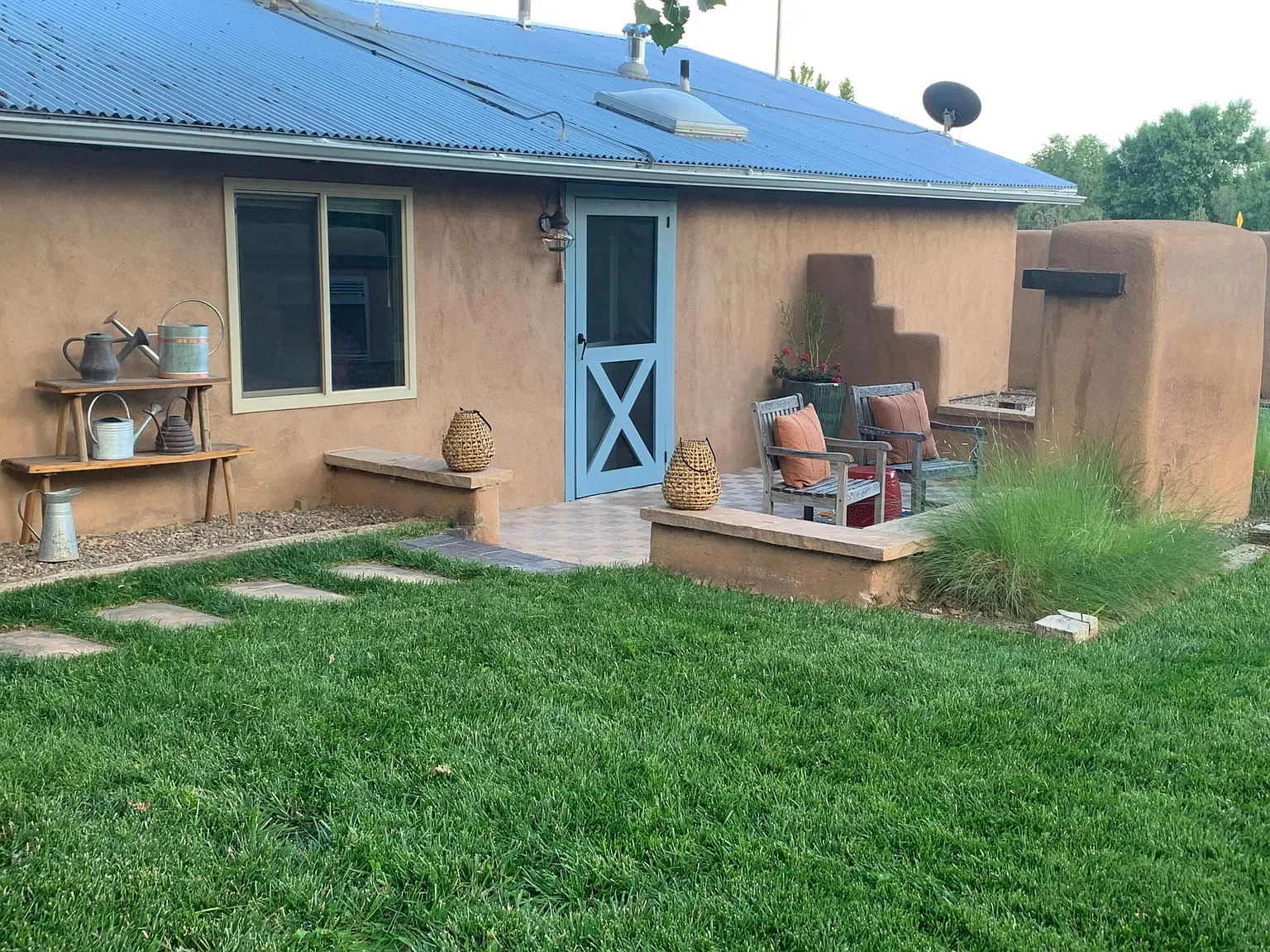 490 Dixon Rd — Photo 2