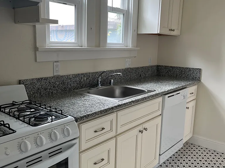 2116 San Jose Ave #9 — Photo 10
