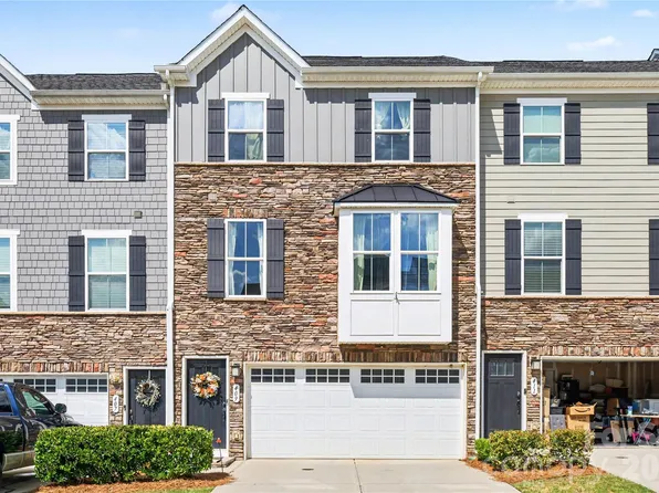 409 Lahinch Dr, Tega Cay, SC 29708