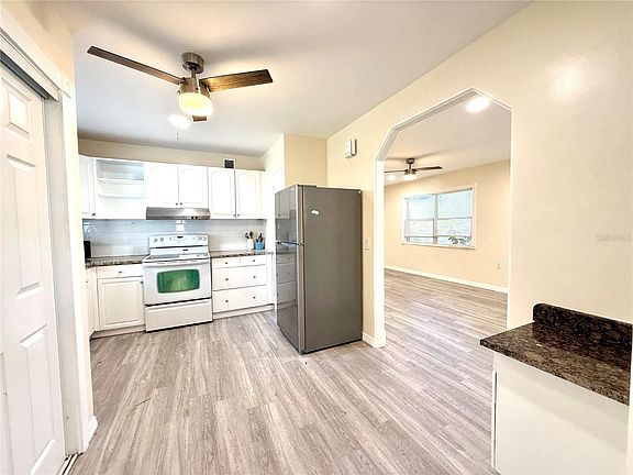 4th image of 2658 Nassau St