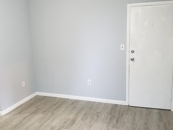 4th image of 431 S 18th St APT 1L