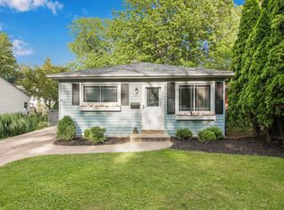 315 Kenwood Dr, Round Lake Park, IL 60073