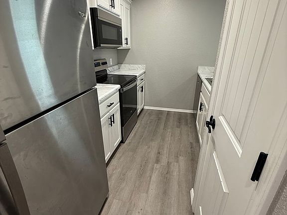 5th image of 2119 Harrison St #B