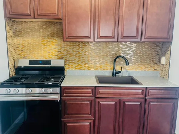 (undisclosed Address), Valley Stream, NY 11581