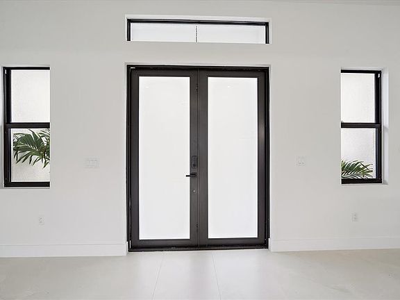 3rd image of 17328 ORION AVENUE