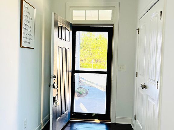5th image of 111 Acorn Hollow Pl