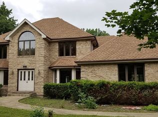 42 Circle Dr, Deer Park, IL 60010