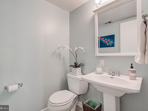 3rd image of 5316 Crestedge Ln