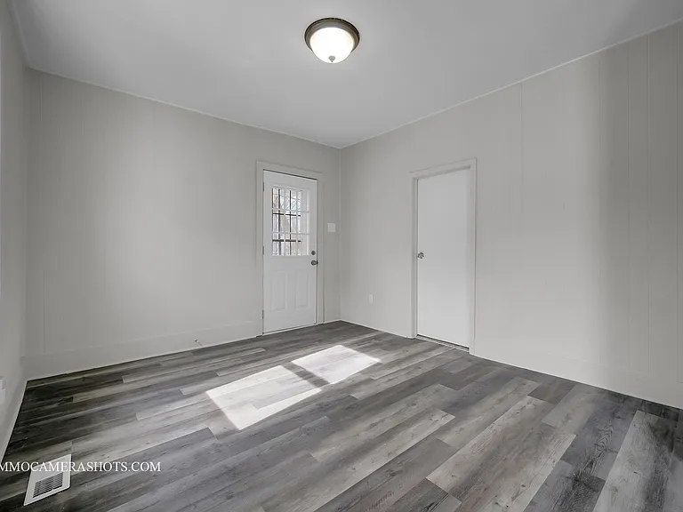 1827 Grey Ave #2 — Photo 4