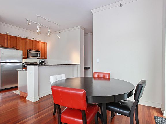 4th image of 170 W Polk St #804