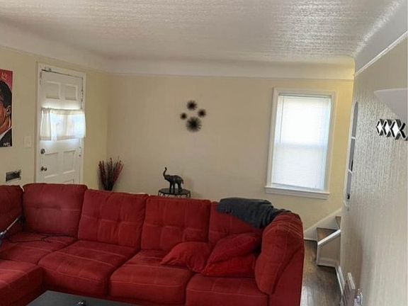 3rd image of 17104 Throckley Ave