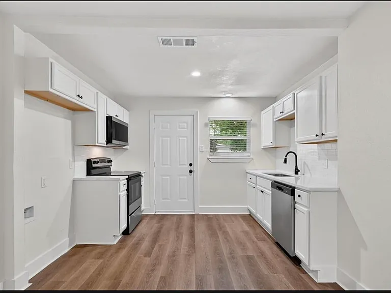 10404 Joaquin Dr #10402 — Photo 4