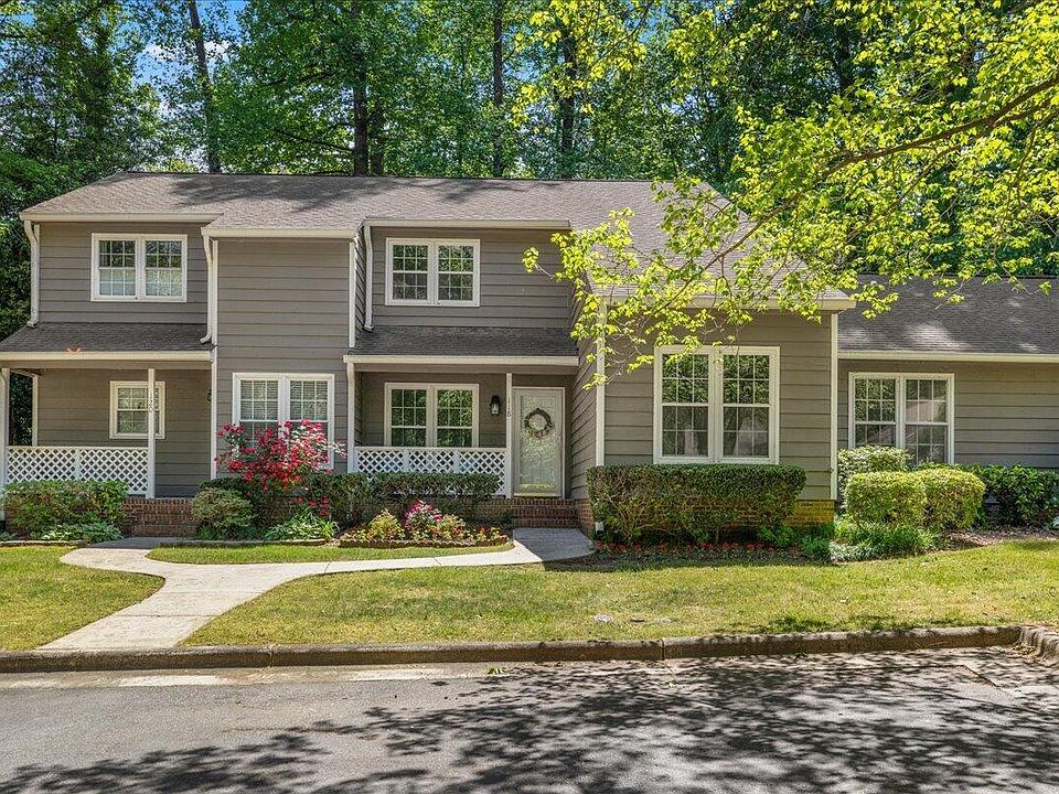 1st image of 118 Lake Hollow Cir