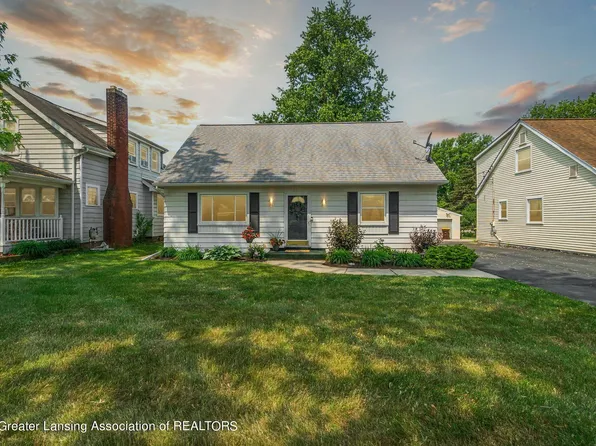 211 Winifred Ave, Lansing, MI 48917