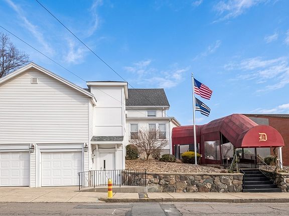 2nd image of 11 Linden St