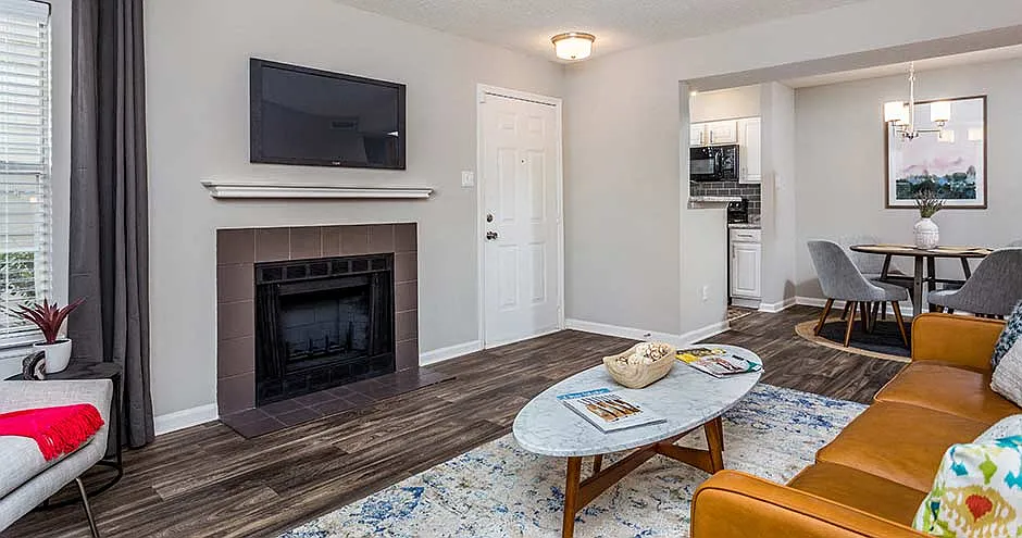 The Gregory North and South Apartment Homes — Photo 4
