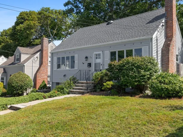 19 Elliott St, Melrose, MA 02176