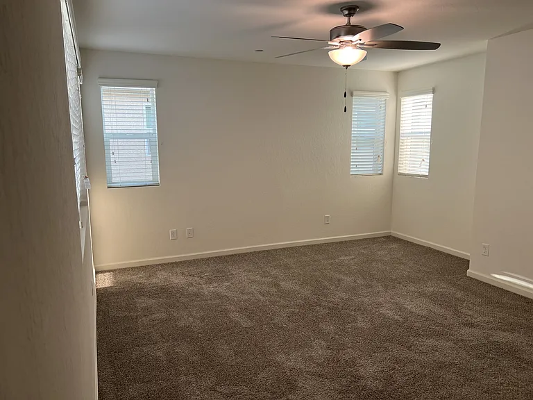2021 N Walling Ln — Photo 10