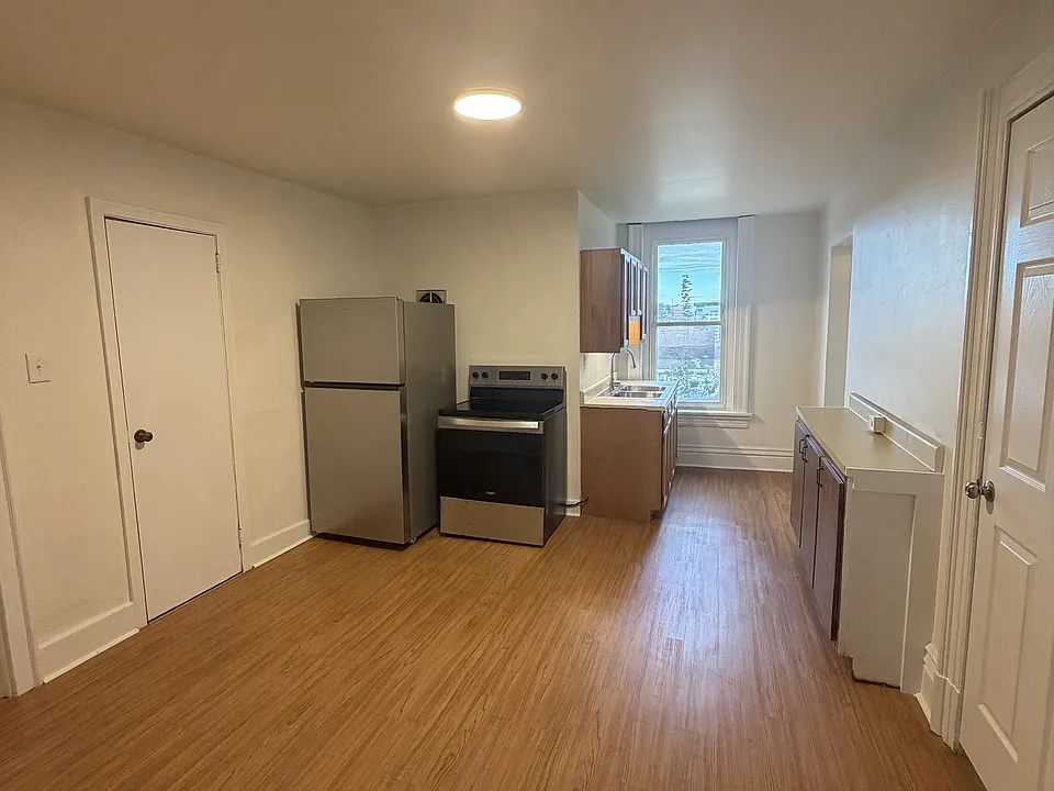 57 Division St #3