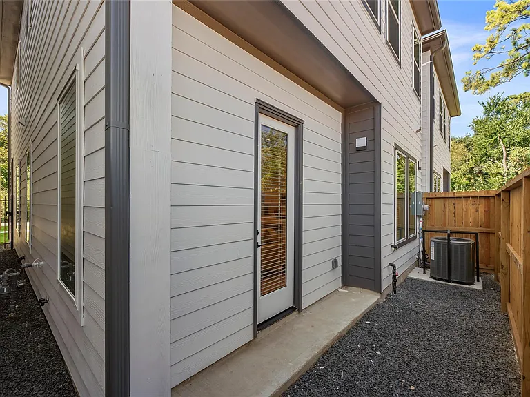 1308 Neiman Ln — Photo 28