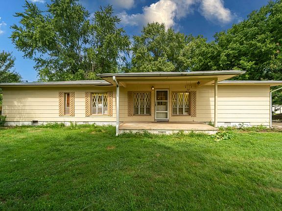 2nd image of 43 Estes Ln
