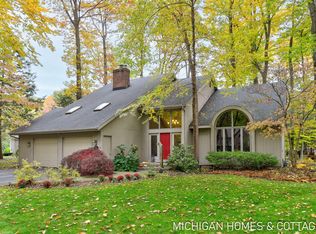 221 Foxdown Rd, Holland, MI 49424