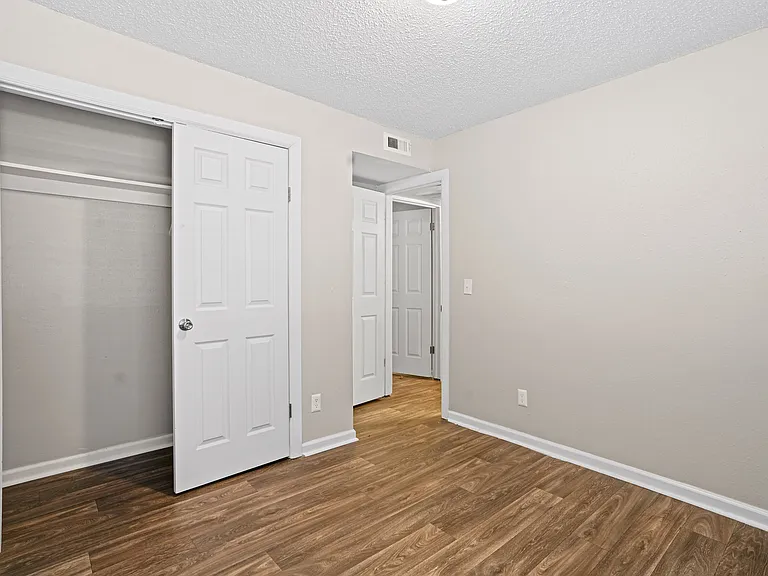 Diamond Trail Apartments — Photo 15
