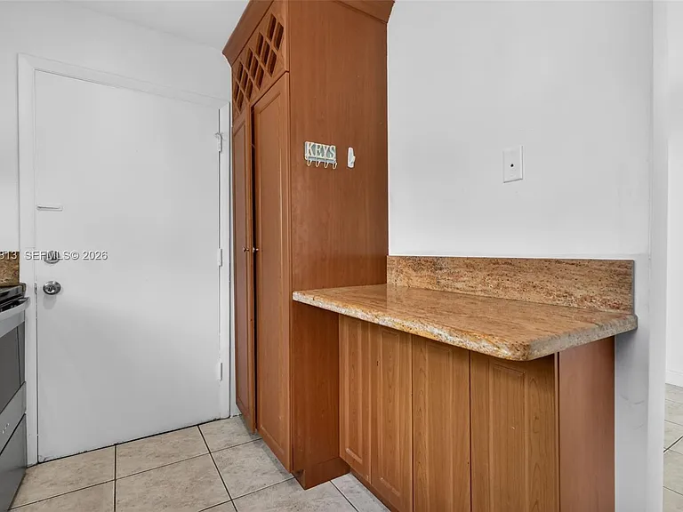 1020 94th St #301 — Photo 11