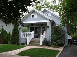 427 Ridgewood Ave, Glen Ellyn, IL 60137