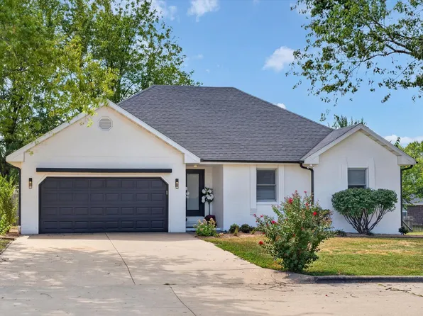 2420 W Cambridge Street, Bolivar, MO 65613