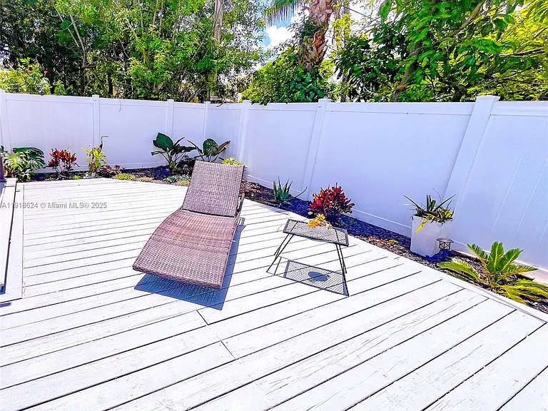 4420 NW 30th Ct — Photo 34