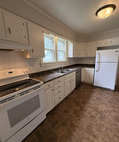 513 W Saint Louis St — Photo 8