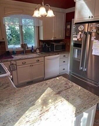 4th image of 1137 Sassaquin Ave
