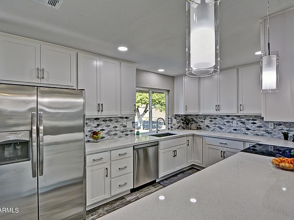 5th image of 10706 W Pineaire Dr