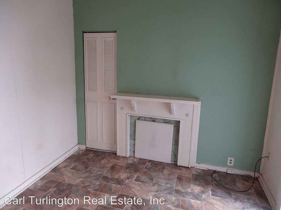 2nd image of 417 SW 2nd St #1/2