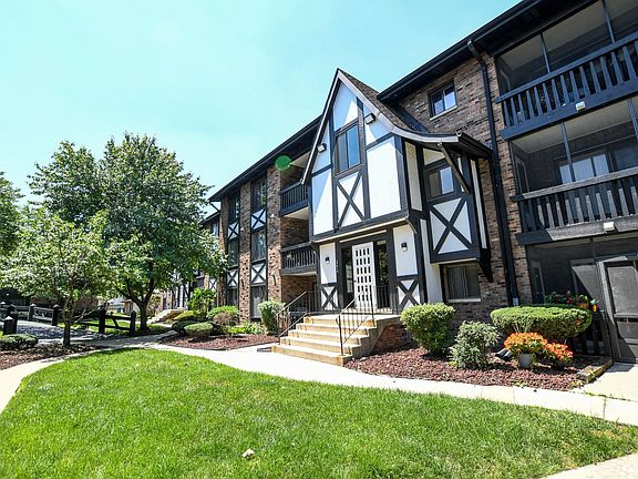 5th image of 13615 Lavergne Ave #101